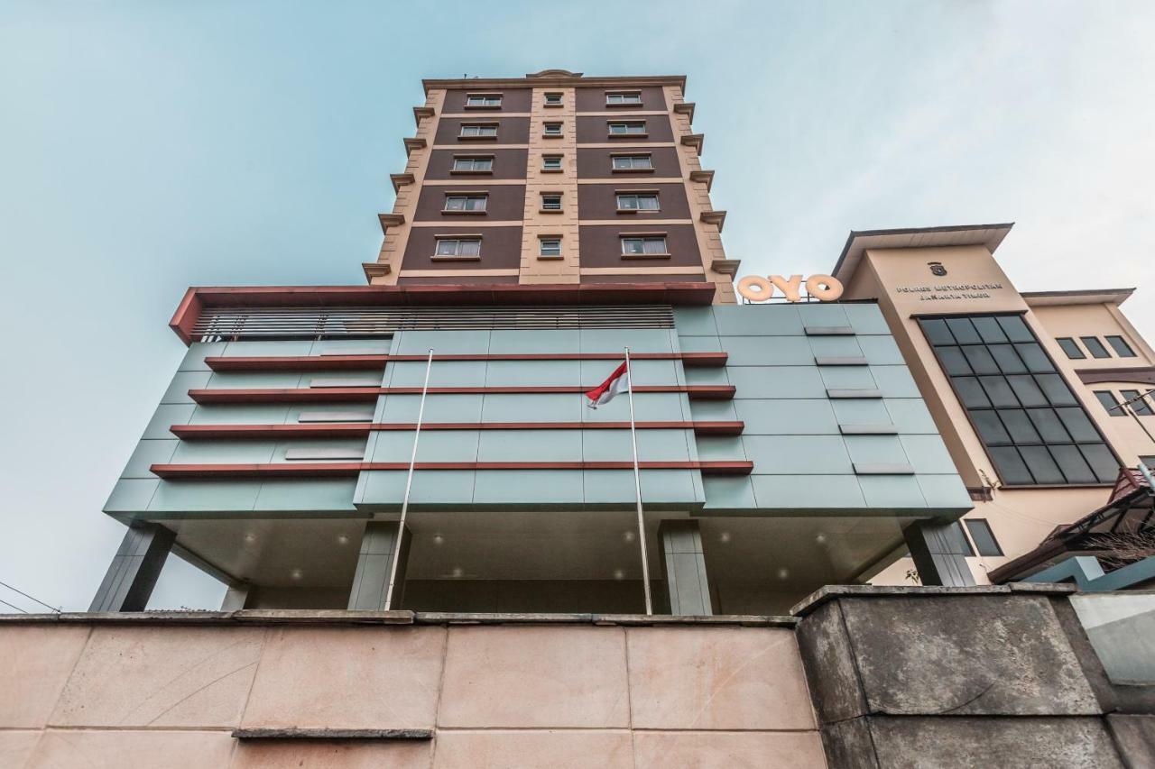 Готель Oyo 1475 Alia Matraman Syariah Near Rs Premier Jatinergara Джакарта Екстер'єр фото