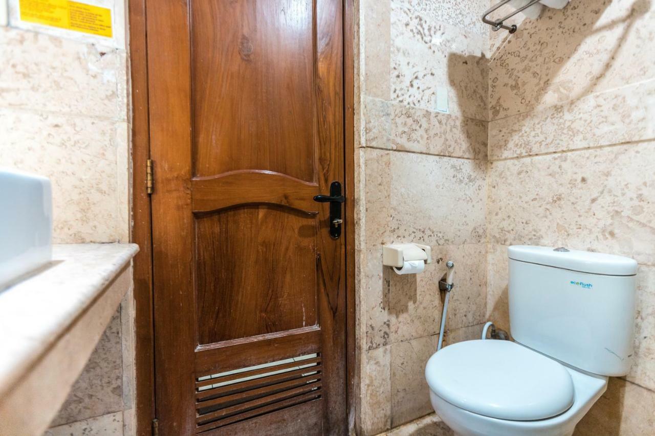 Готель Oyo 1475 Alia Matraman Syariah Near Rs Premier Jatinergara Джакарта Екстер'єр фото