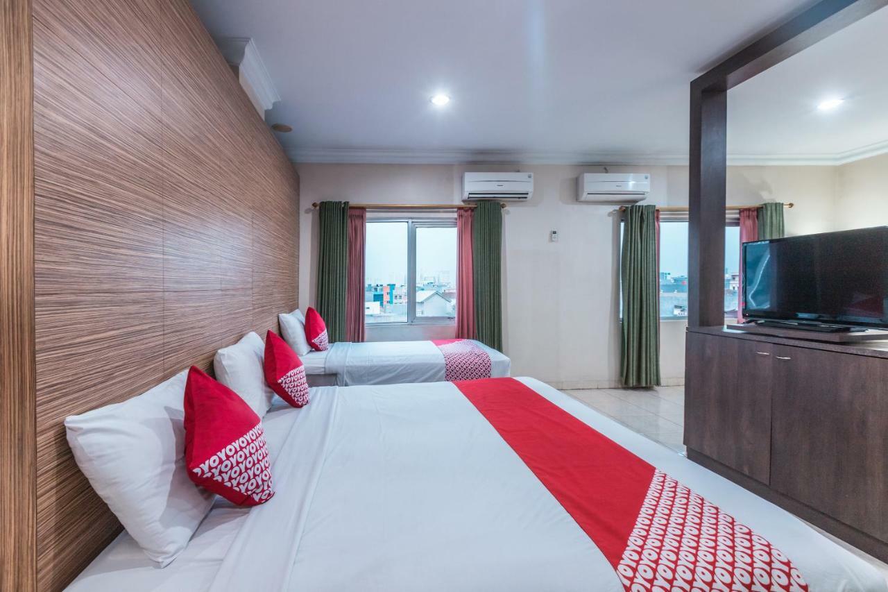 Готель Oyo 1475 Alia Matraman Syariah Near Rs Premier Jatinergara Джакарта Екстер'єр фото