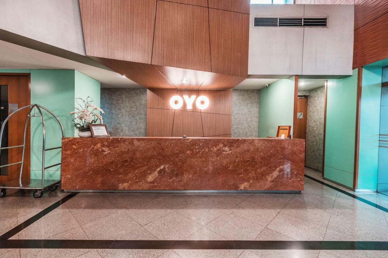 Готель Oyo 1475 Alia Matraman Syariah Near Rs Premier Jatinergara Джакарта Екстер'єр фото