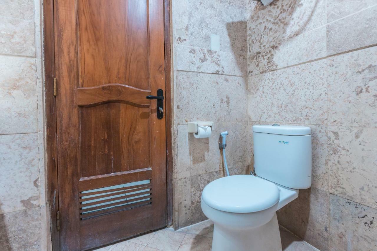 Готель Oyo 1475 Alia Matraman Syariah Near Rs Premier Jatinergara Джакарта Екстер'єр фото